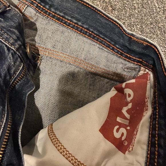 Levi 514 Slim Straight Shorts - Picture 4 of 4